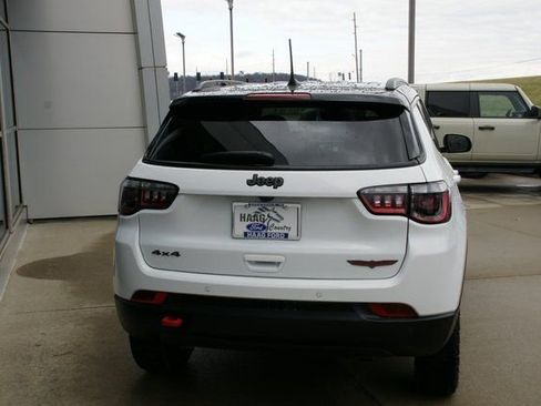 Used 2025 Jeep Compass Trailhawk image 4