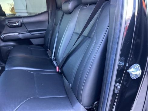 Used 2022 Toyota Tacoma Limited w/ Nightshade Package image 10