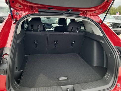 New 2026 Chevrolet Trax LS w/ LS Convenience Package FWD image 4