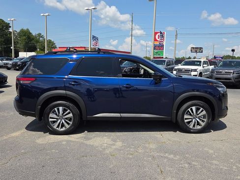 New 2026 Nissan Pathfinder SL FWD image 11