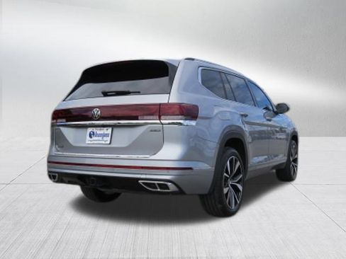 Used 2024 Volkswagen Atlas SEL Premium R-Line image 3
