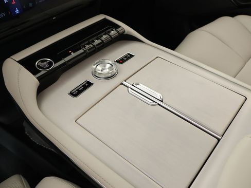 New 2026 Lincoln Navigator Reserve AWD/4WD image 9