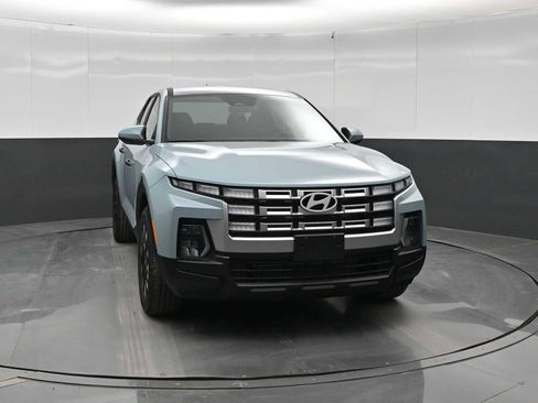 New 2026 Hyundai Santa Cruz SE FWD image 2