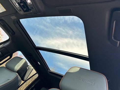 New 2026 GMC Yukon XL AT4 w/ AT4 Premium Plus Package image 32