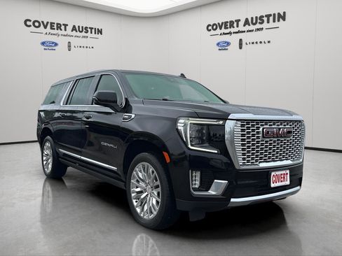Used 2023 GMC Yukon XL Denali image 7