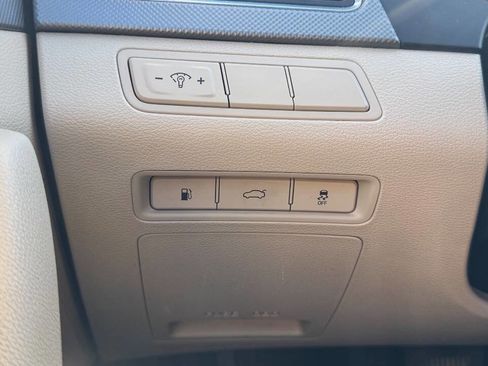 Used 2015 Hyundai Sonata SE w/ Option Group 09 FWD image 18