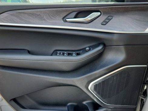 New 2025 Jeep Grand Cherokee Limited w/ Black Appearance Package image 18