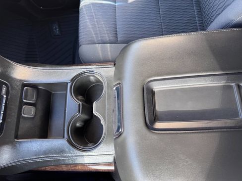 Used 2018 Chevrolet Tahoe LS image 28