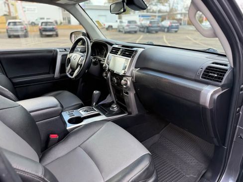 Used 2021 Toyota 4Runner SR5 Premium image 19