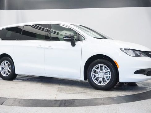 New 2026 Chrysler Voyager LX image 12