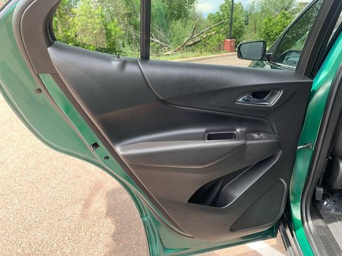 Used 2019 Chevrolet Equinox LT w/ Driver Convenience Package FWD image 18