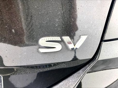 Used 2019 Nissan Rogue SV w/ Premium Package FWD image 14