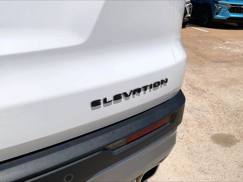 Used 2025 GMC Acadia Elevation FWD image 11
