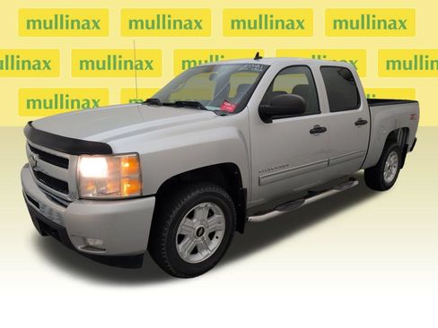 Used 2011 Chevrolet Silverado 1500 LT w/ All-Star Edition AWD/4WD image 10