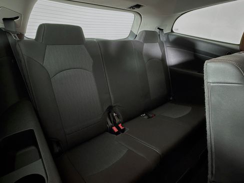 Used 2017 Chevrolet Traverse LT image 25