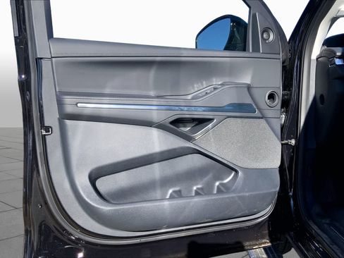 New 2025 Lincoln Navigator L Reserve AWD/4WD image 10