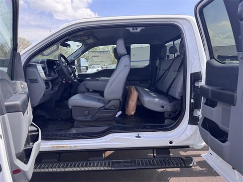 New 2025 Ford F450 XL image 17