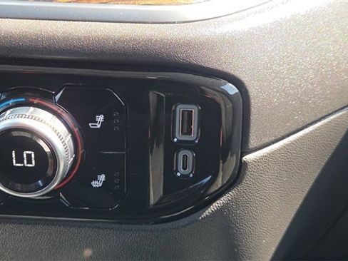 Used 2024 GMC Sierra 1500 Elevation image 37