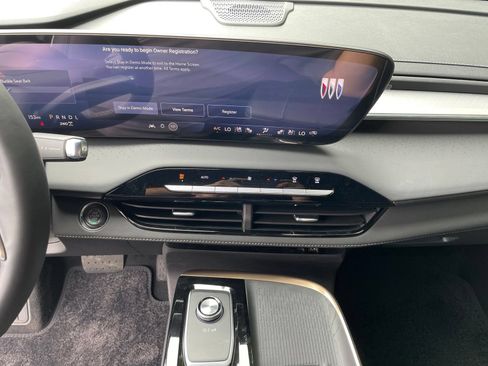 New 2026 Buick Enclave Avenir w/ Super Cruise Package AWD/4WD image 23