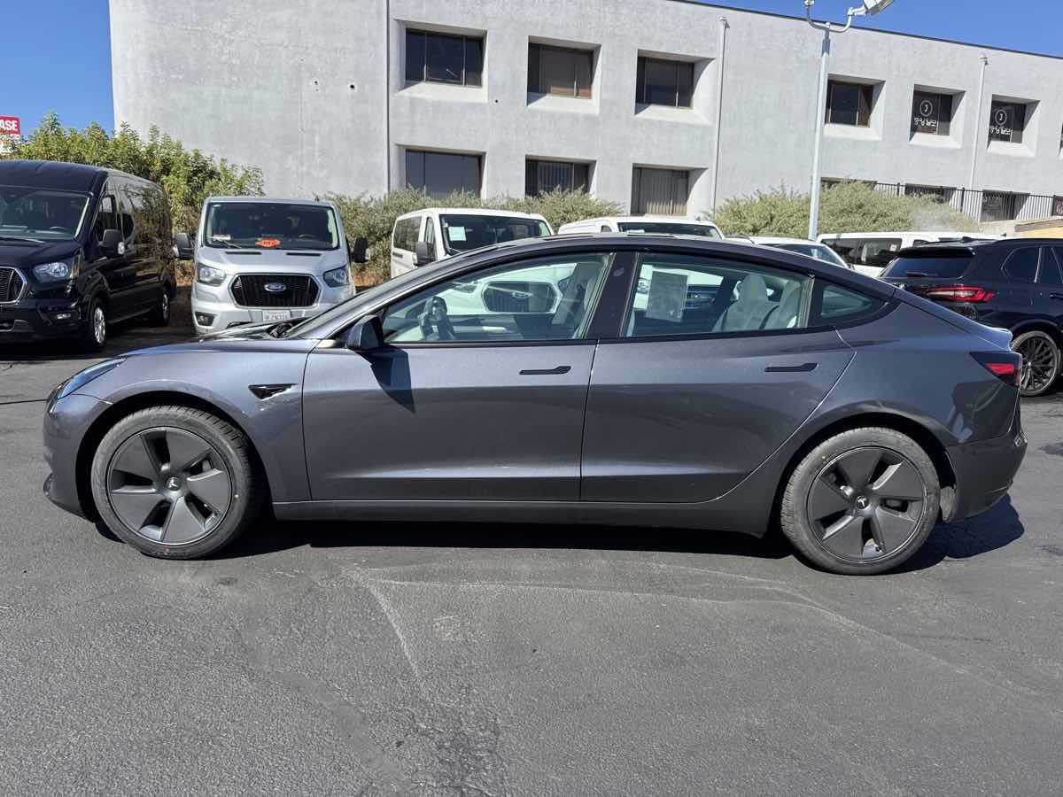 Used 2023 Tesla Model 3 Standard Range RWD image 8