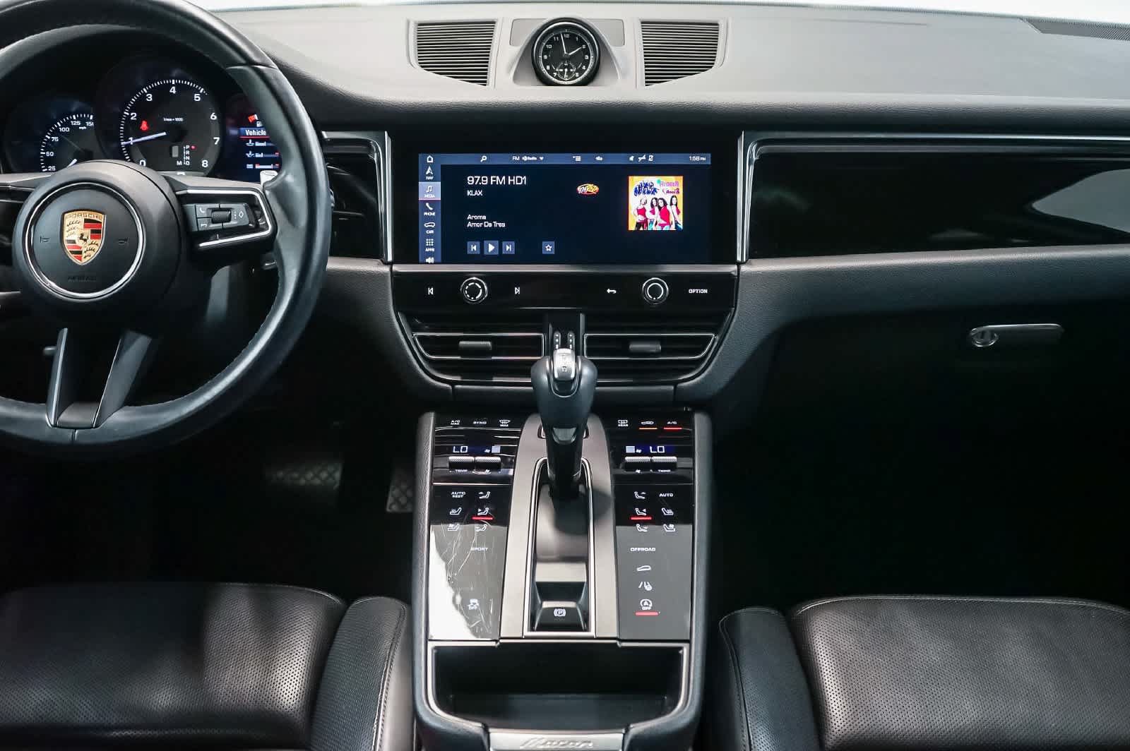 Certified 2024 Porsche Macan AWD/4WD image 19