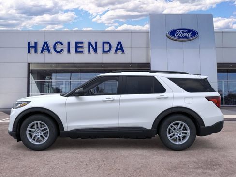 New 2026 Ford Explorer Active RWD image 3