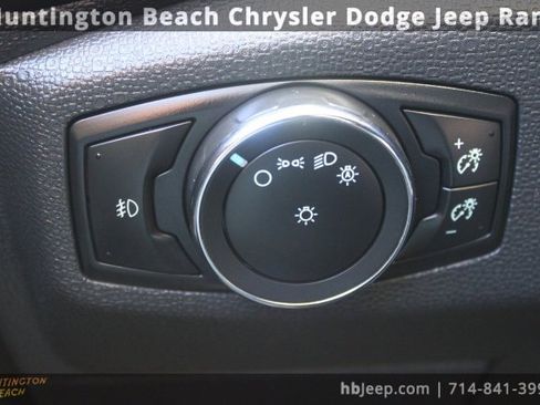 Used 2020 Ford EcoSport Titanium image 21