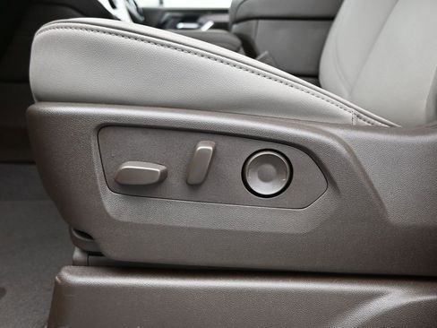 New 2026 GMC Yukon Elevation image 13