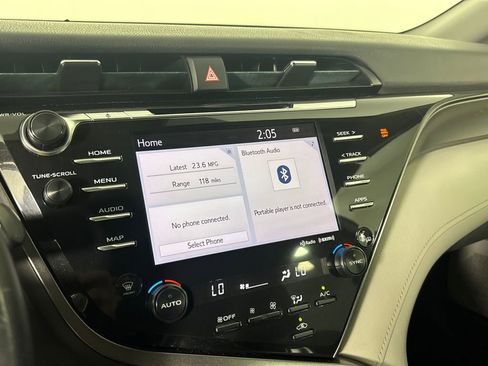 Used 2019 Toyota Camry XSE FWD image 18