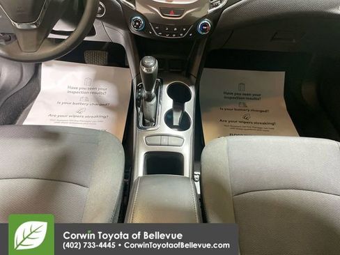 Used 2018 Chevrolet Cruze LT w/ Convenience Package image 18