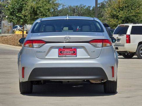 Used 2024 Toyota Corolla LE FWD image 4