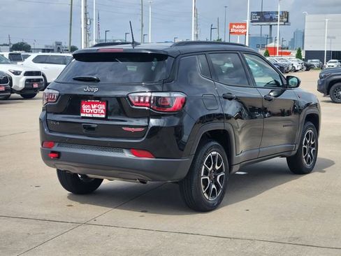Used 2025 Jeep Compass Trailhawk AWD/4WD image 7