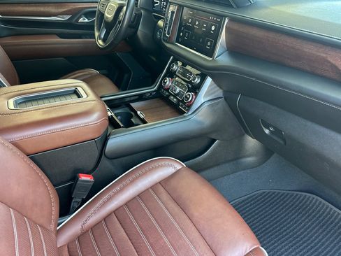 Used 2023 GMC Yukon XL Denali Ultimate AWD/4WD image 22
