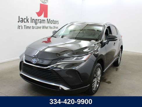 Used 2024 Toyota Venza XLE AWD/4WD image 1