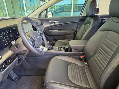 Used 2025 Kia Sportage SX FWD image 9