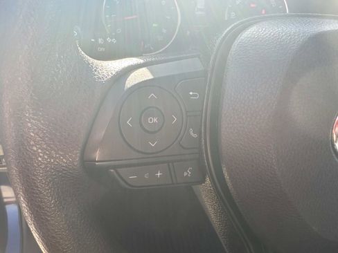 Used 2021 Toyota RAV4 XLE image 22