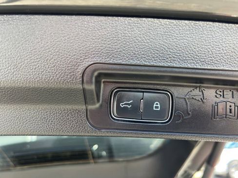 Certified 2023 Ford Explorer Limited w/ Equipment Group 301A AWD/4WD image 27