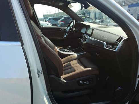 Used 2022 BMW X5 xDrive40i w/ Premium Package image 6