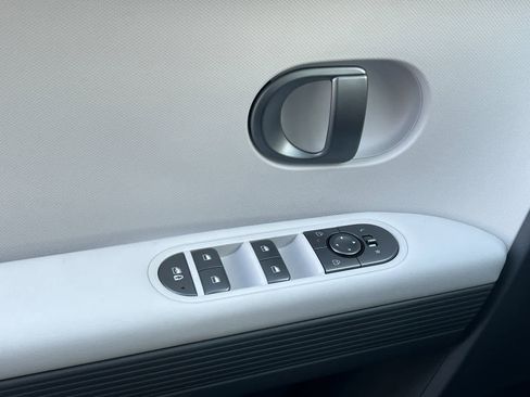 New 2026 Hyundai Ioniq 5 SE image 12