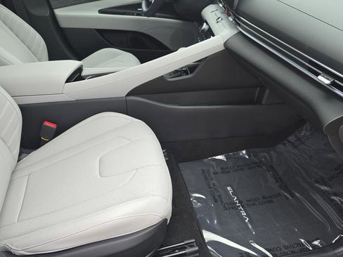 New 2026 Hyundai Elantra Limited FWD image 13