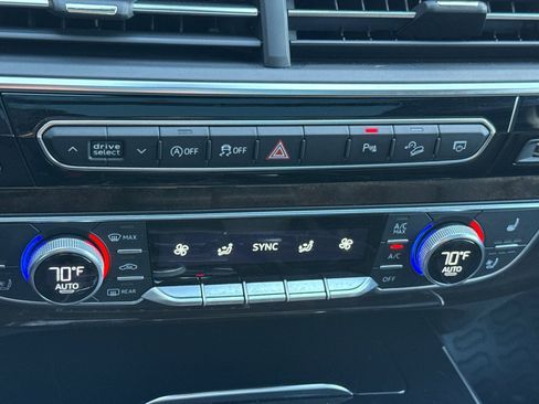 Used 2018 Audi Q7 3.0T Prestige image 26