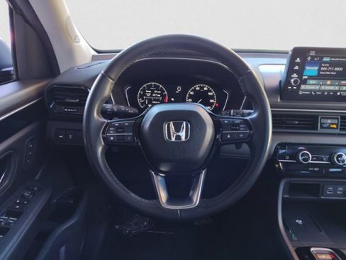 Used 2023 Honda Pilot Touring image 16