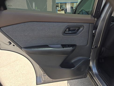 Used 2022 Nissan Rogue S FWD image 14