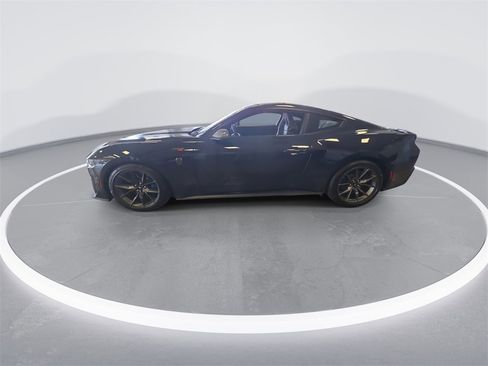 Used 2025 Ford Mustang Dark Horse image 5