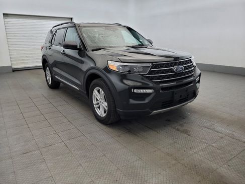 Used 2023 Ford Explorer XLT w/ Equipment Group 202A AWD/4WD image 13