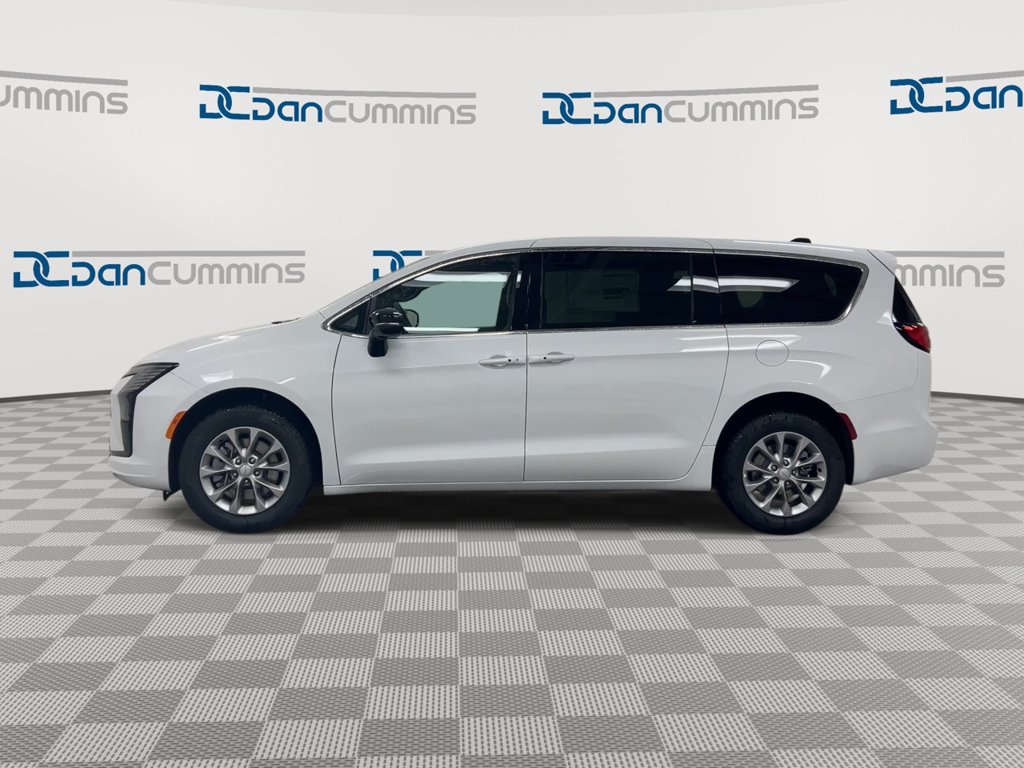 New 2027 Chrysler Pacifica Select AWD/4WD image 5
