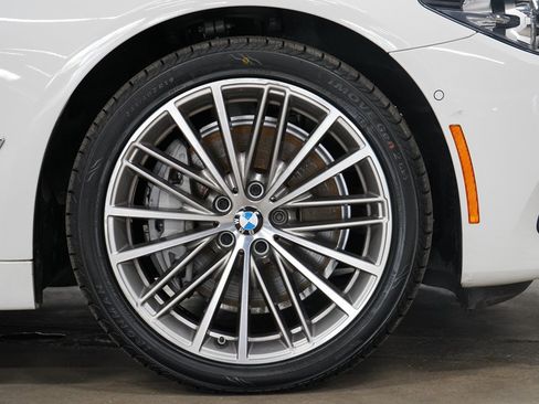 Used 2020 BMW 540i w/ Convenience Package RWD image 29