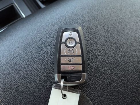 Used 2024 Ford Expedition XLT RWD image 29