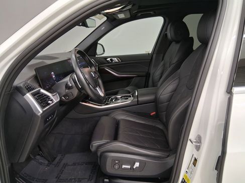Certified 2024 BMW X5 xDrive40i w/ Parking Assistance Package AWD/4WD image 3