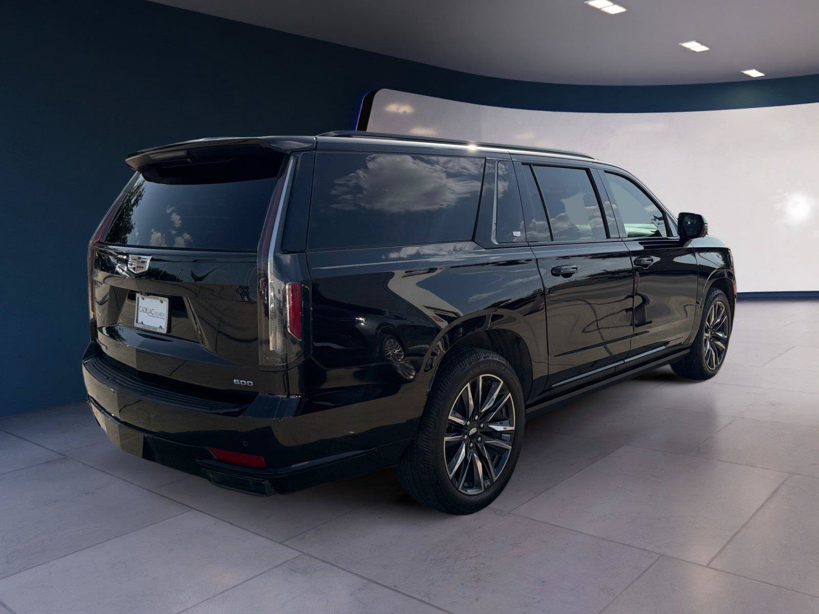 Certified 2023 Cadillac Escalade ESV Sport Platinum w/ LPO, Floor Liner Package AWD/4WD image 5